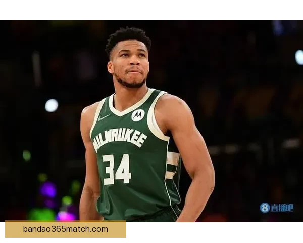 字母哥谈球队管理：领袖作用助力边缘球员保持积极心态传递正能量